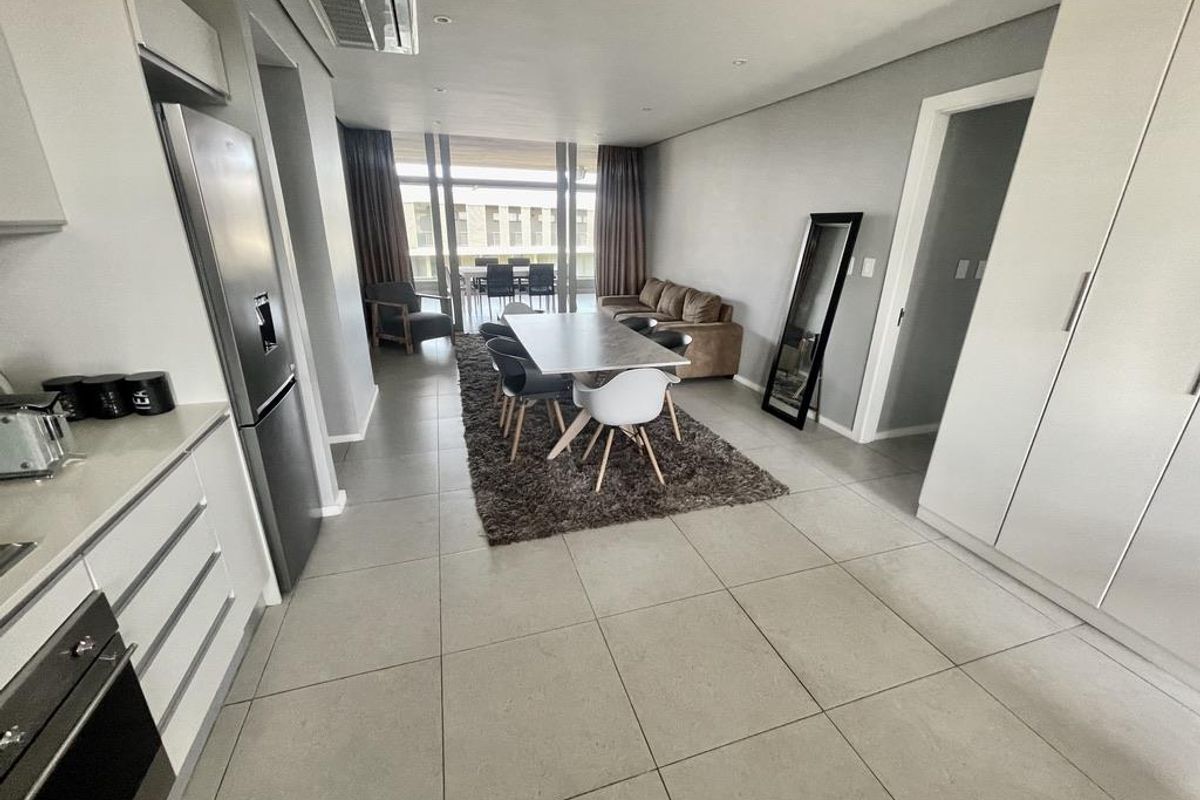 Hendra - Luxury 3 Bed, 3 Bath Apartment with Sea Views & Large Balcony - Photo 2