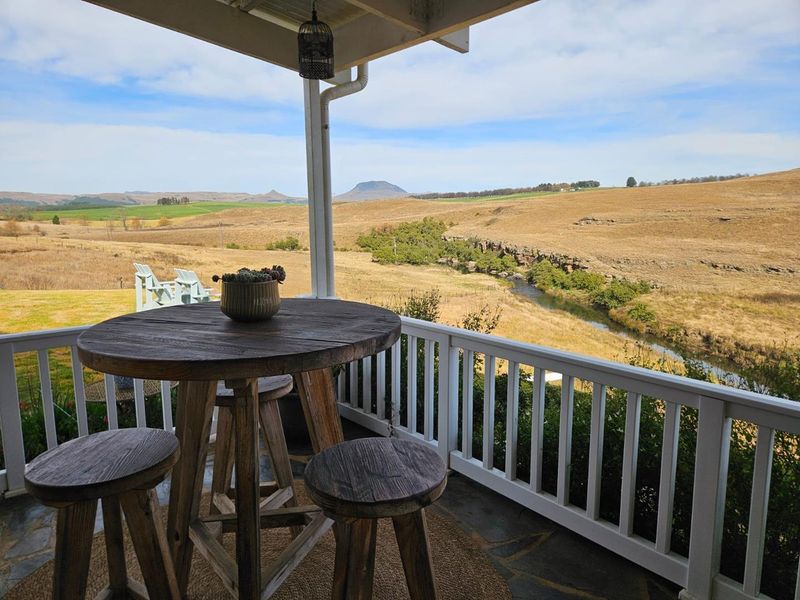 Architectural Off-Grid Riverfront Retreat in Engeleni Estate, Kamberg, Mooi River - Photo 1