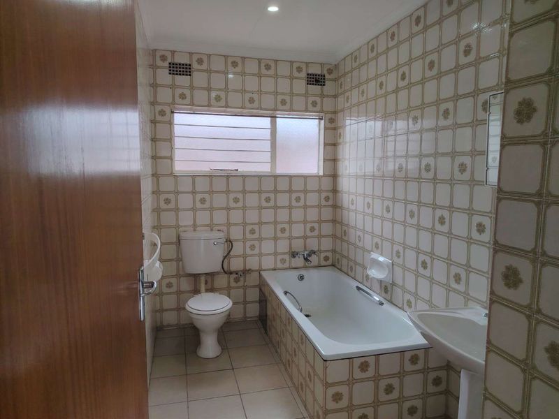 3 Bedroom Duplex Town House - Photo 10