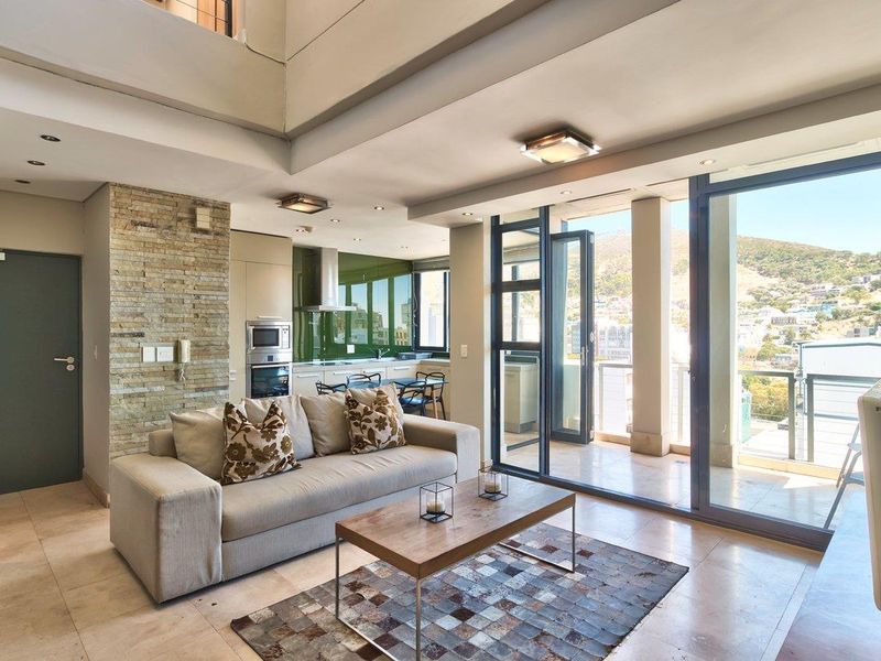 ON TOP OF THE WORLD - Airbnb and Pet-Frienldy  Two bedroom Penthouse in the Heart of Cape Town - Photo 3