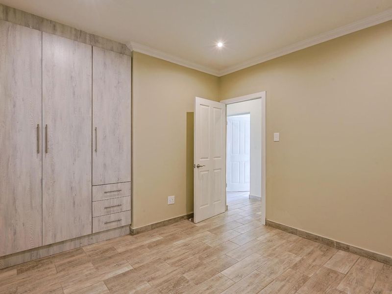 Stunning Modern 4 Bedroom, 2.5 Bathroom Home for Rent - Photo 5