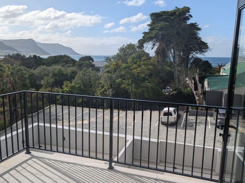 Secure 2 Bedroom Apartment – Simons Town - Photo 4
