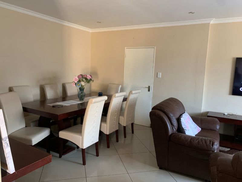 Modern 3-Bedroom Home for Sale Near Schools, Shopping Centres & N3 Highway – Stylish Living with 2 Bathrooms - Photo 8