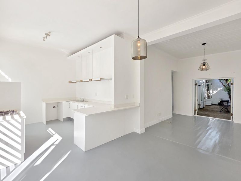 Two bedroom cottage for sale in Gardens - Photo 2