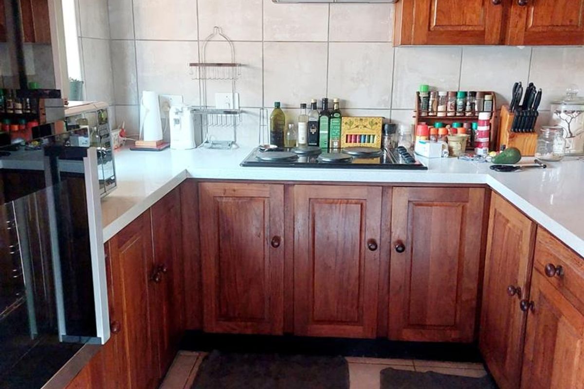 3 bedroom full title townhouse for sale. - Photo 2