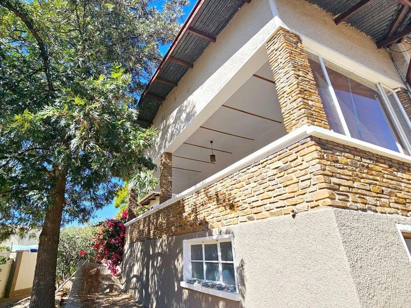 2 Bedroom House FOR SALE in Kleine Windhoek - Photo 9