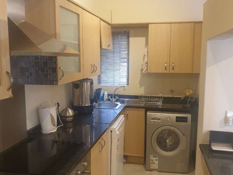 Charming 2-Bedroom Family Home in Secure Beverley Complex - Photo 7