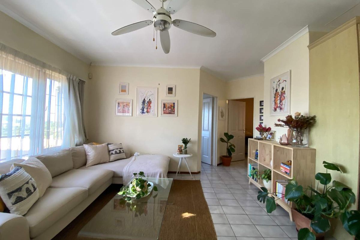 Contemporary Living at its Finest - Spacious 2-Bedroom Apartment with Views - Photo 2