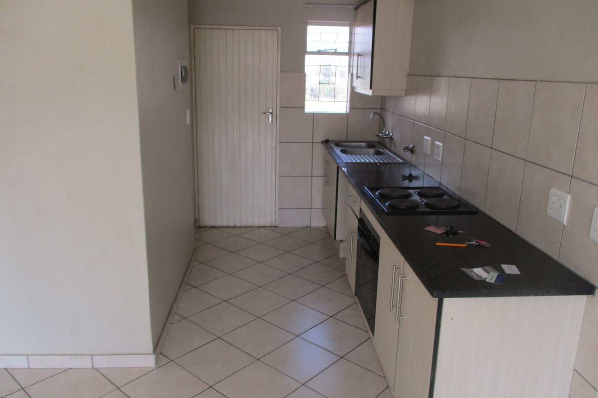 A 2 BEDROOM FLAT TO RENT IN PHILIP NEL PARK - Photo 5