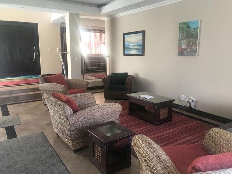TO LET- FULLY FURNISHED 4 BEDROOM HOUSE IN VOGELSTRAND SWAKOPMUND, NAMIBIA - Photo 10