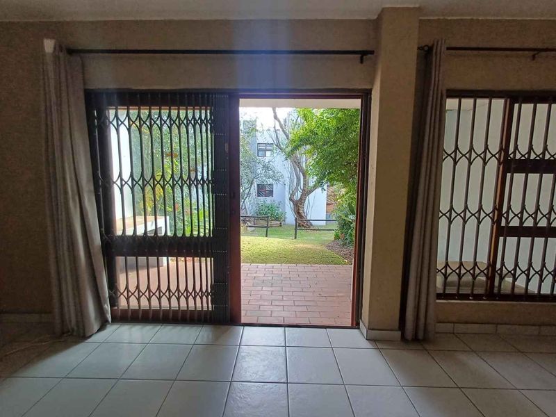 Luxury Bachelor Apartment in Prime Morningside Location - Photo 7