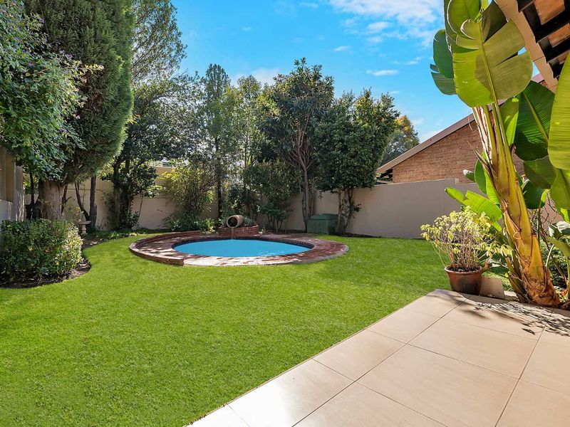 POSITION PLUS POTENTIAL – A PRIVATE LIGHT-FILLED FEEL HAPPY HOME - Photo 8