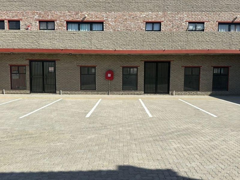 Commercial units To Let in Swakopmund - Photo 3