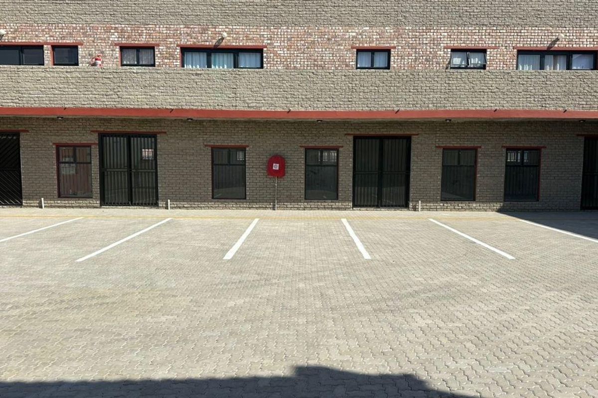 Commercial units To Let in Swakopmund - Photo 3