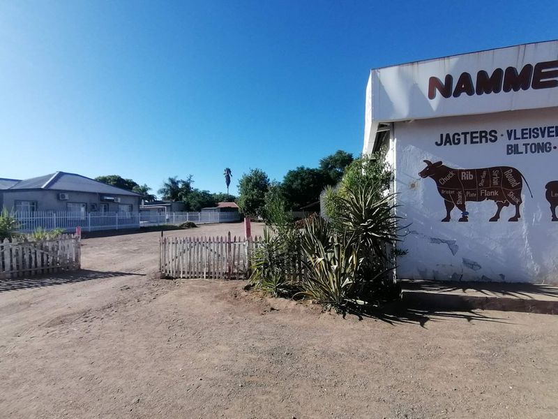 PERFECTLY LOCATED BUTCHERY WITH FLATLETS FOR SALE IN MARIENTAL – NAMIBA - Photo 10