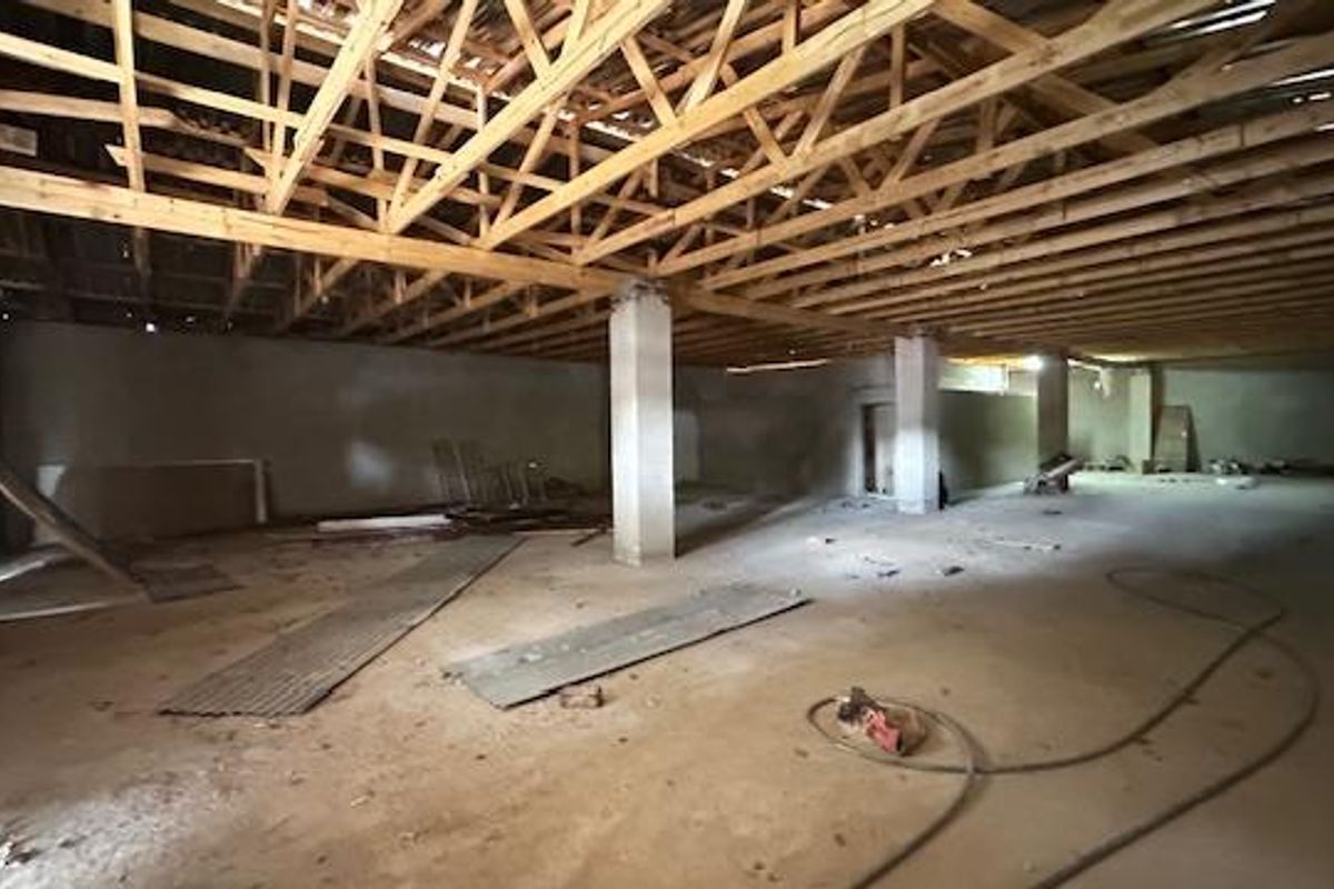 Rare Commercial Opportunity for Sale in the Heart of Valhalla - Photo 5