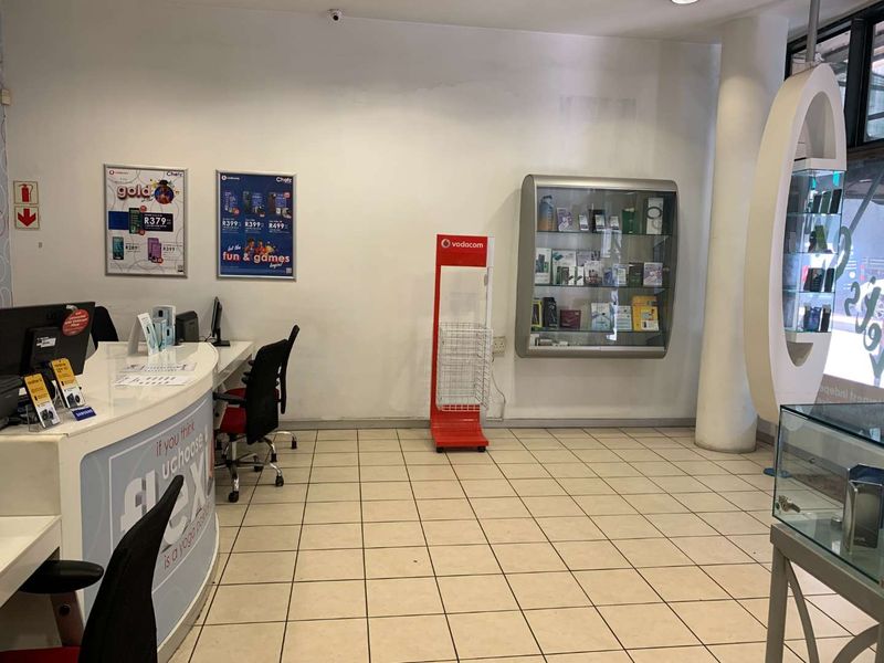 Prime Retail Shop on Adderley Street – High Foot Traffic & Visibility - Photo 3
