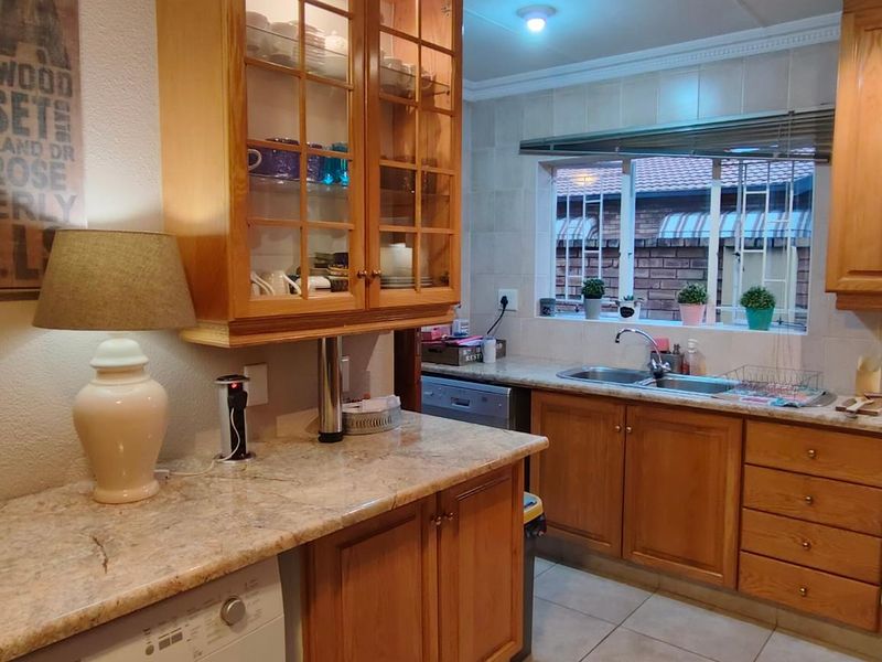 Facebrick, Full Title & Pet Friendly Gem For Sale in New Redruth - Photo 8
