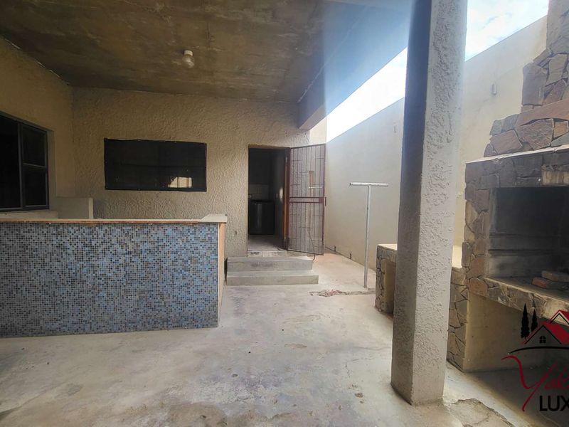 WELL MAINTENAED FAMILY HOME WITH GREAT INVESTMENT POTENTIAL - Photo 9