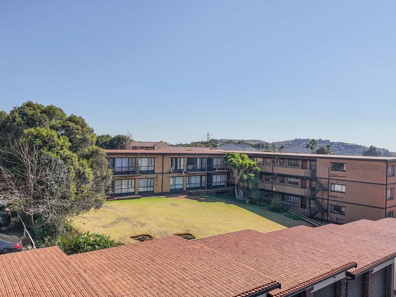 Apartment Building for Sale - Photo 3