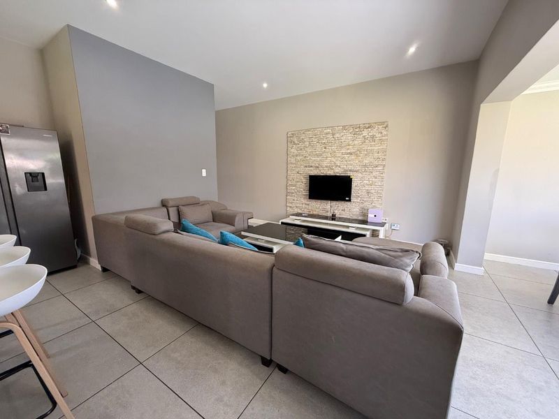 Exquisite Residence with Majestic Landscaped Garden and Exceptional Entertaining Spaces - Photo 6