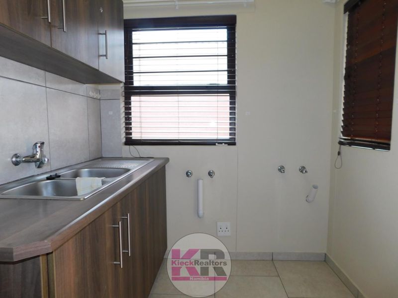 Well maintained family home - Photo 8