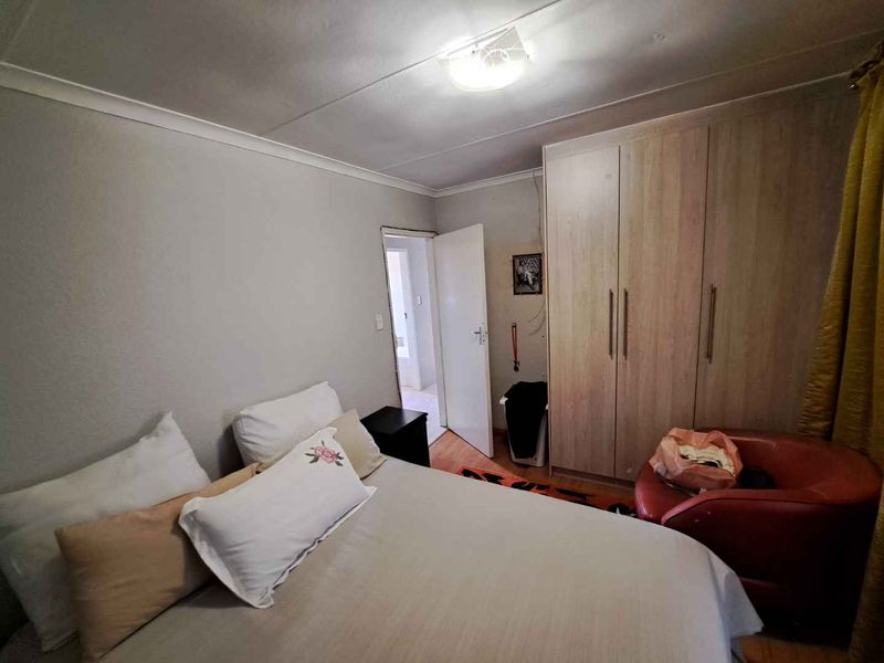 3 bedroom House for sale in Naturena - Photo 8