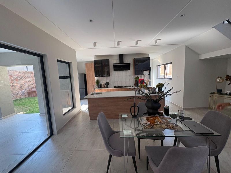 Fully Furnished 3bedrooms all en-suite - Photo 3