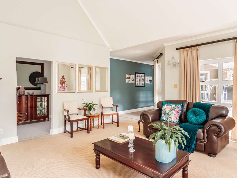 Pari-Park : 4-Bedroom, 4.5-Bathroom Modern Home – Space, Style & Sophistication! - Photo 10