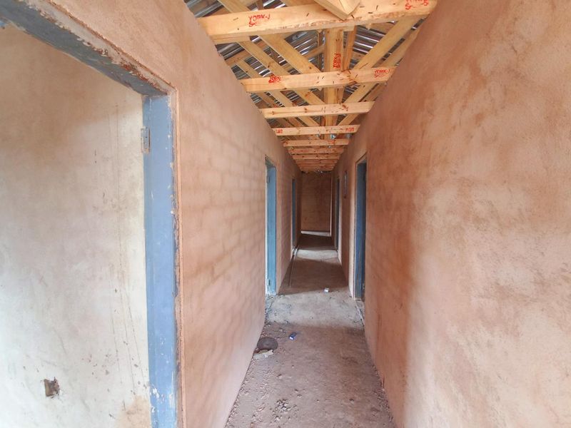 15 rooms incomplete house in West Park - Photo 10