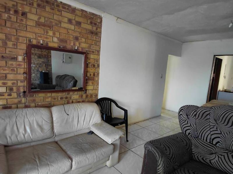 "Earn & Live: Home with Income Cottage in Top Spot!" - Photo 8