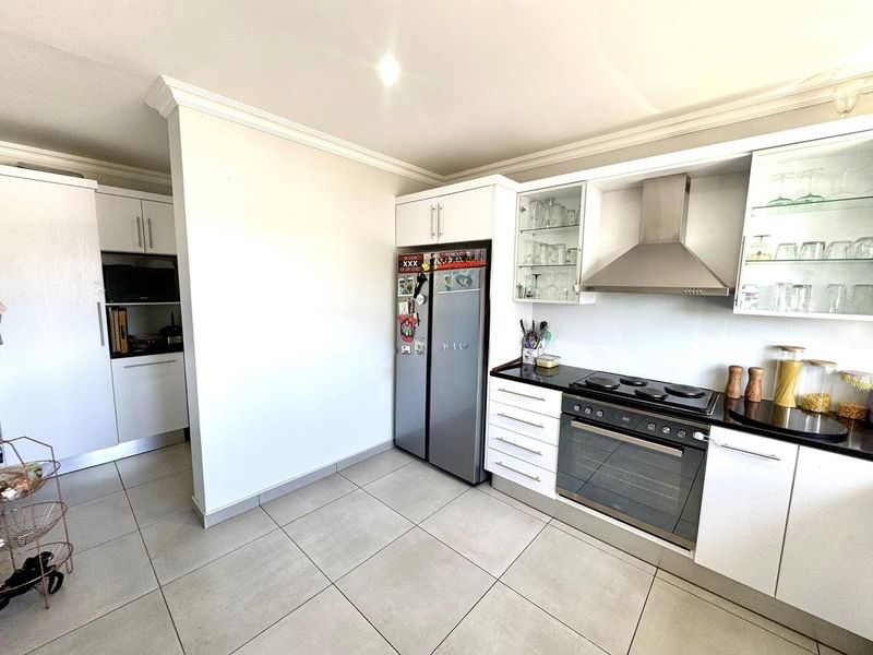 4 Bedroom House TO Let in Elisenheim - Photo 5