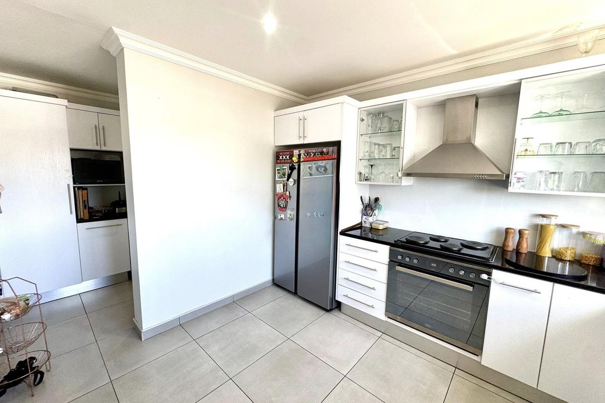 4 Bedroom House TO Let in Elisenheim - Photo 5