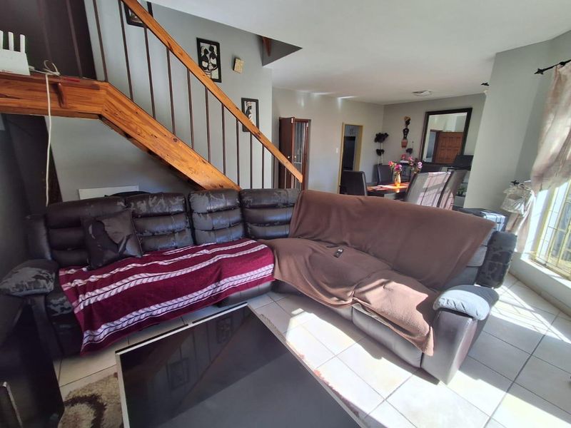 Three Bedroom Duplex for Sale in Eldoraigne, Centurion - Photo 10