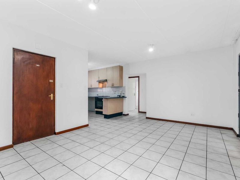 2 BEDROOM APARTMENT/FLAT FOR SALE IN LONEHILL - Photo 5