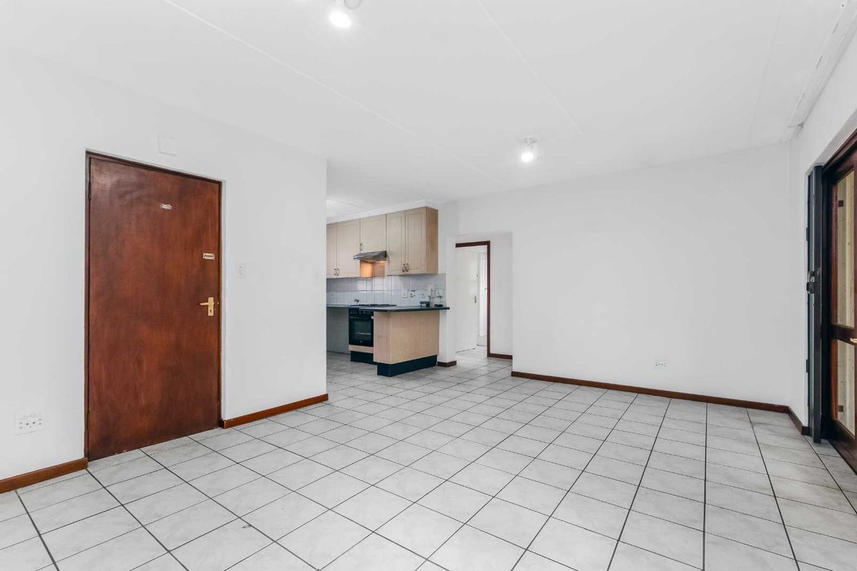 2 BEDROOM APARTMENT/FLAT FOR SALE IN LONEHILL - Photo 5