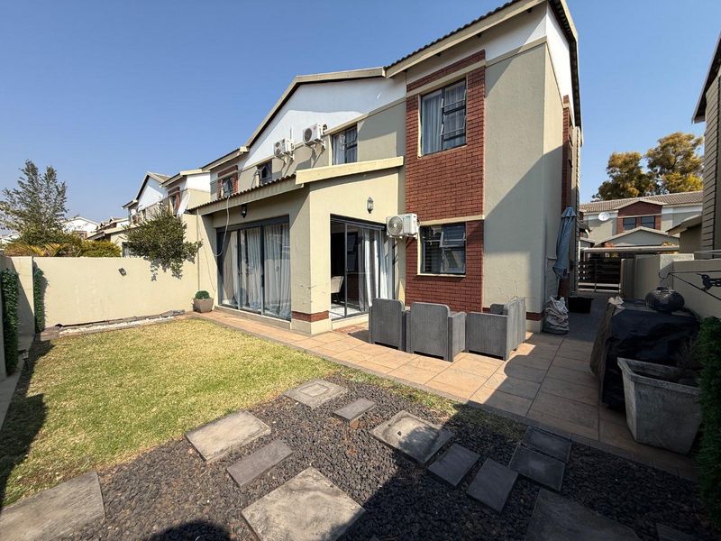 Contemporary 3-Bedroom Duplex with Double Garage in a Secure Estate - Photo 2