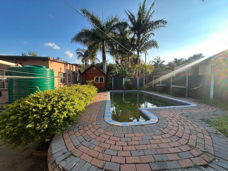 5 Bedroom Family House in Pretoria Gardens - Photo 2