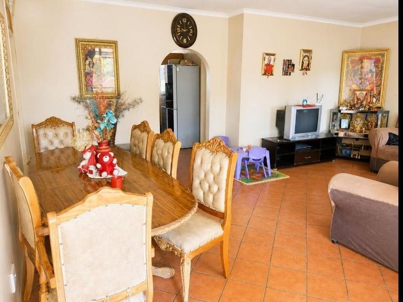 SPACIOUS 3-BEDROOM FAMILY HOME FOR SALE IN KWAGGASRAND! - Photo 9