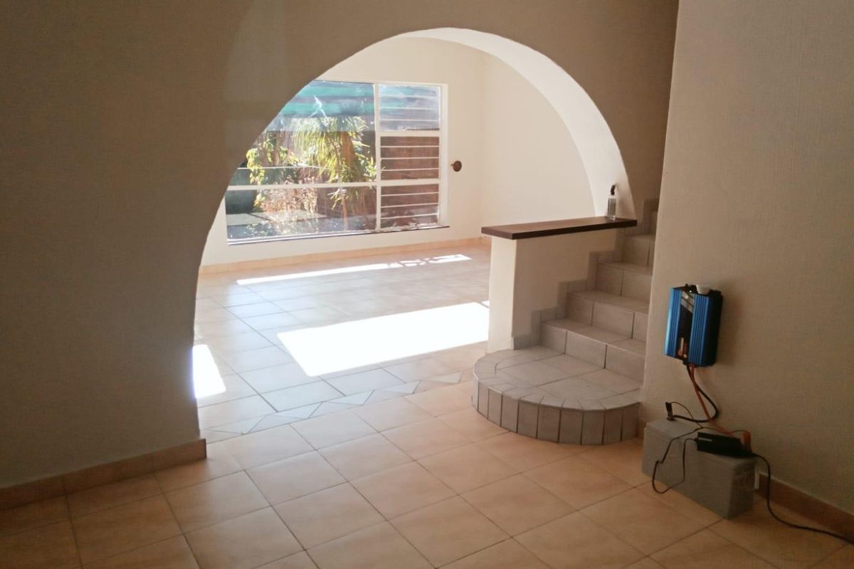 Spacious, Secure & Family-Friendly Townhouse in the Heart of Fairlands – R1 350 000 - Photo 5