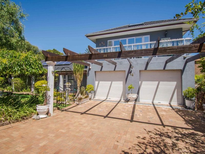 Potential, charm and lots of space in this unique property - Photo 5