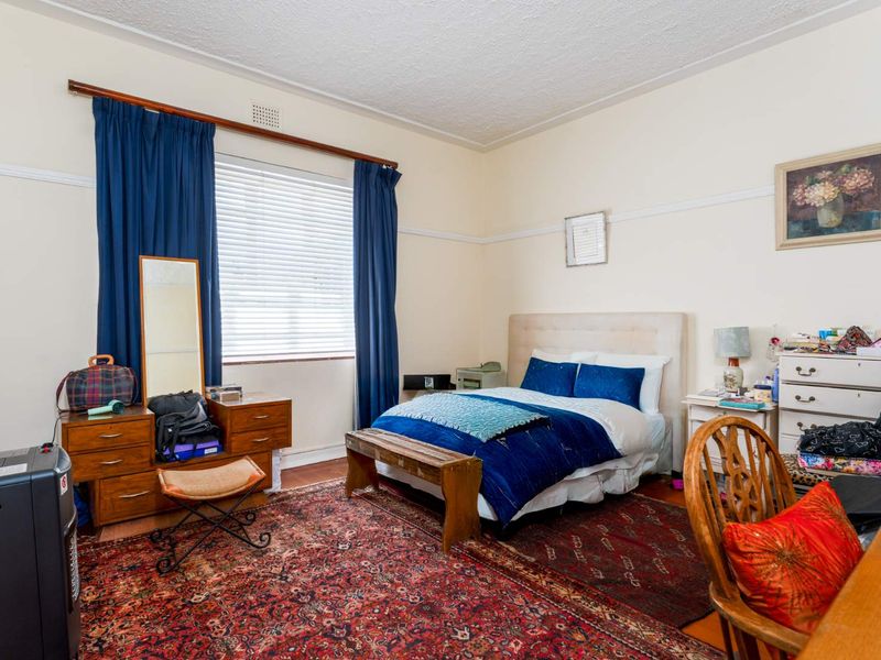 Brand new listing! Spacious and sunny ground floor 2 bedroom apartment situated on Rondebosch Boys Junior's doorstep - Photo 10