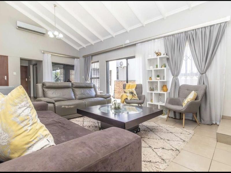 Modern 4-Bedroom Townhouse To Rent in Prime Midrand - Photo 9