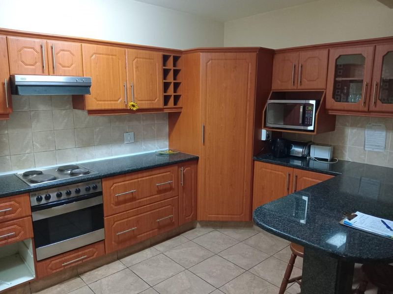 Comfortable 3-Bedroom Rental with Pool in Richards Bay Central. - Photo 5