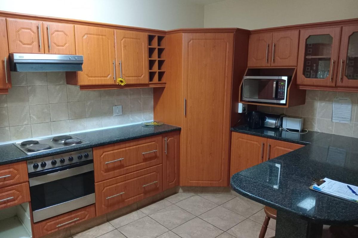 Comfortable 3-Bedroom Rental with Pool in Richards Bay Central. - Photo 5