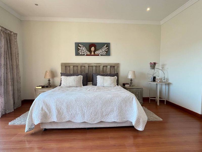 Your Dream Home with Additional Separate 2nd Home in Hartenbos: Luxury, Views, and Space - Photo 2