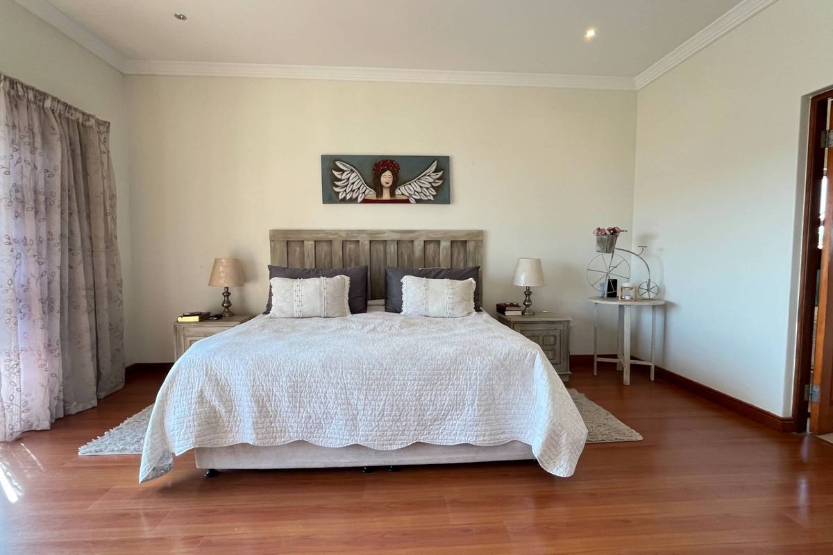 Your Dream Home with Additional Separate 2nd Home in Hartenbos: Luxury, Views, and Space - Photo 2