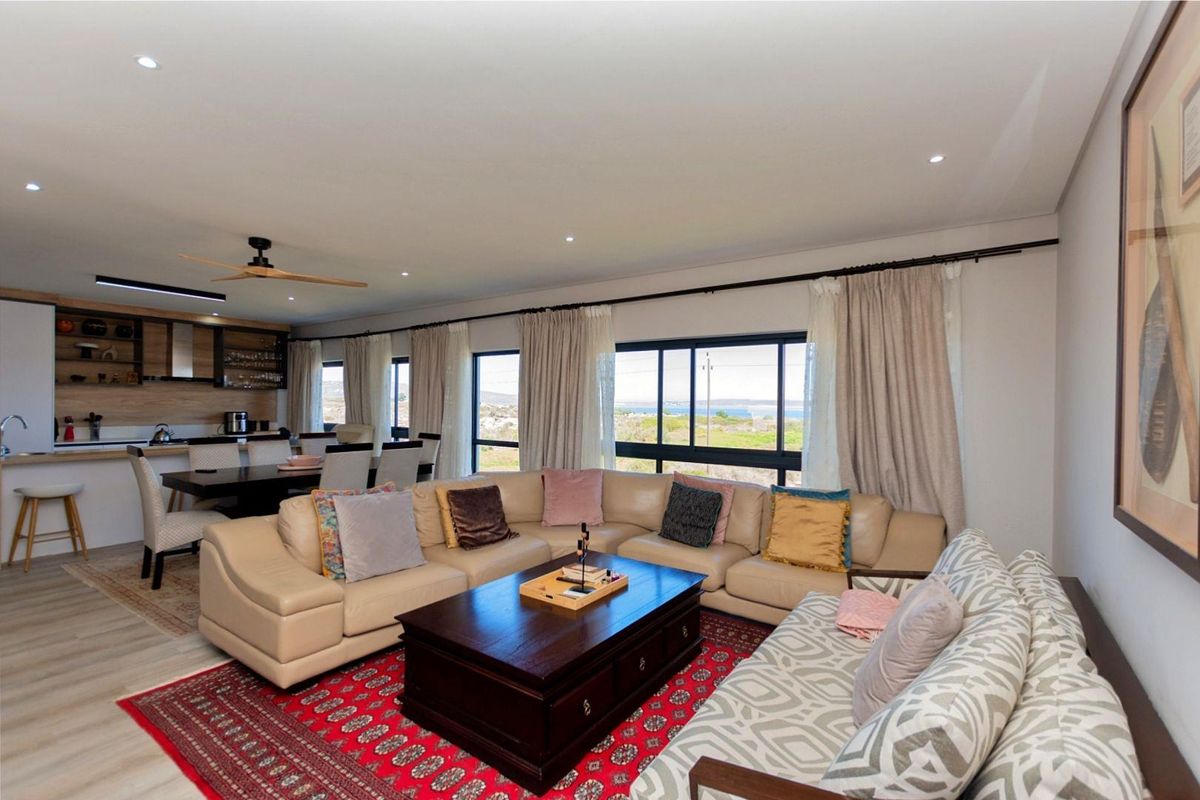 4 Bedroom House in Langebaan Country Estate - Photo 3