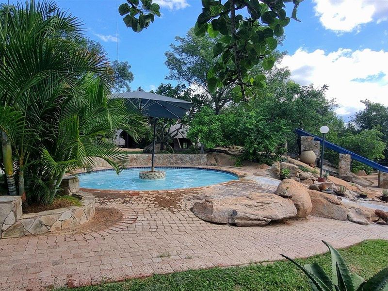 Private Lodge with River Frontage in Ekuthuleni - Photo 2