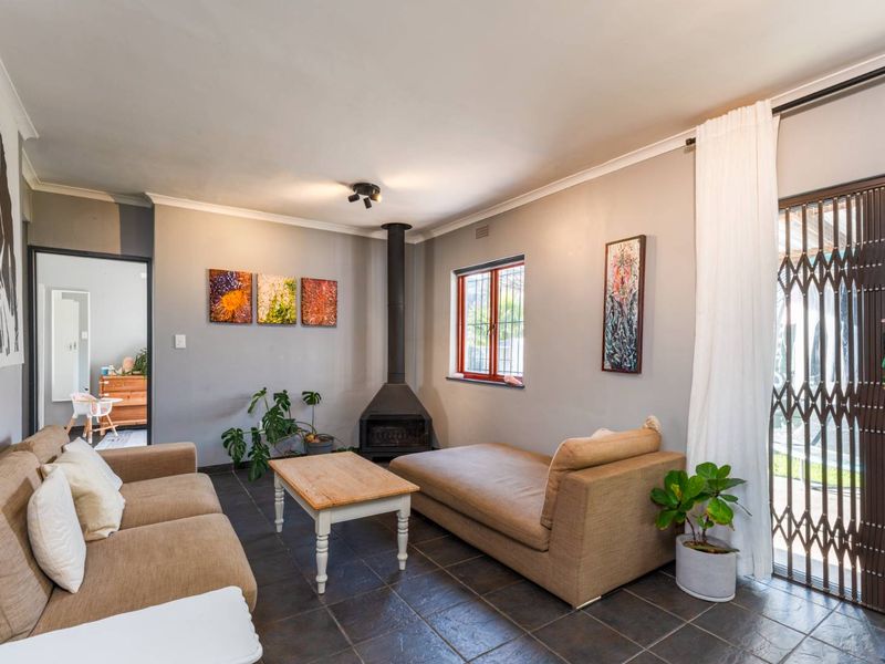 3 Bedroom, 2.5 Bathroom, Double Garage - Photo 6